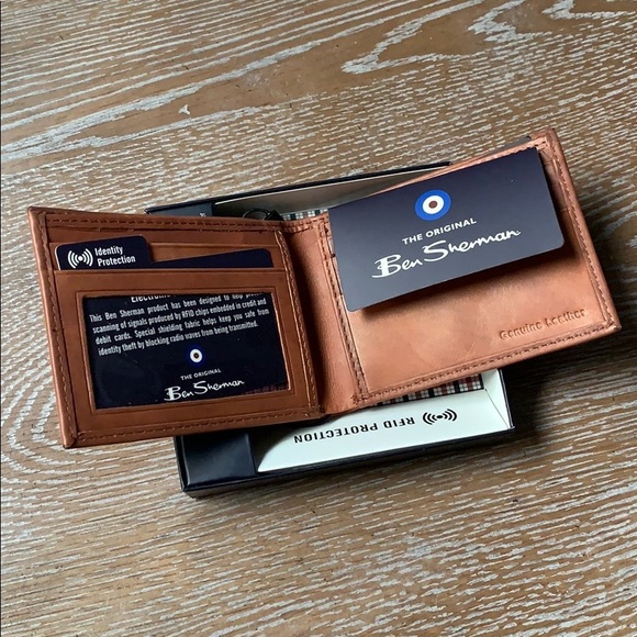 BEN SHERMAN Men’s Bi-Fold Leather Wallet in Tan - Picture 2 of 9